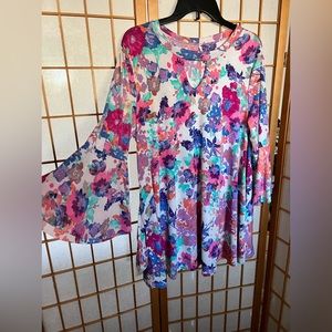 Super cute stretchy multi color dress/tunic type top